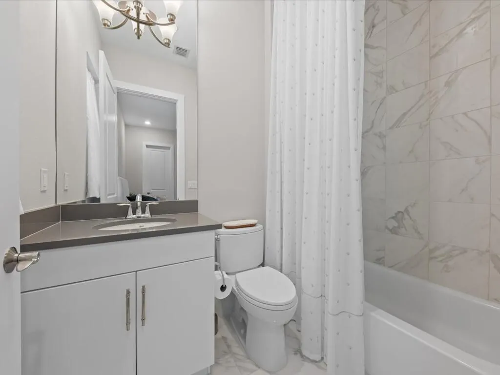 5577 Saint Armands Way