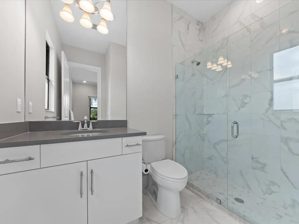5577 Saint Armands Way