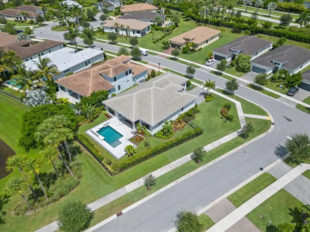 5577 Saint Armands Way