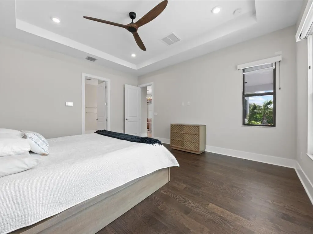 5577 Saint Armands Way