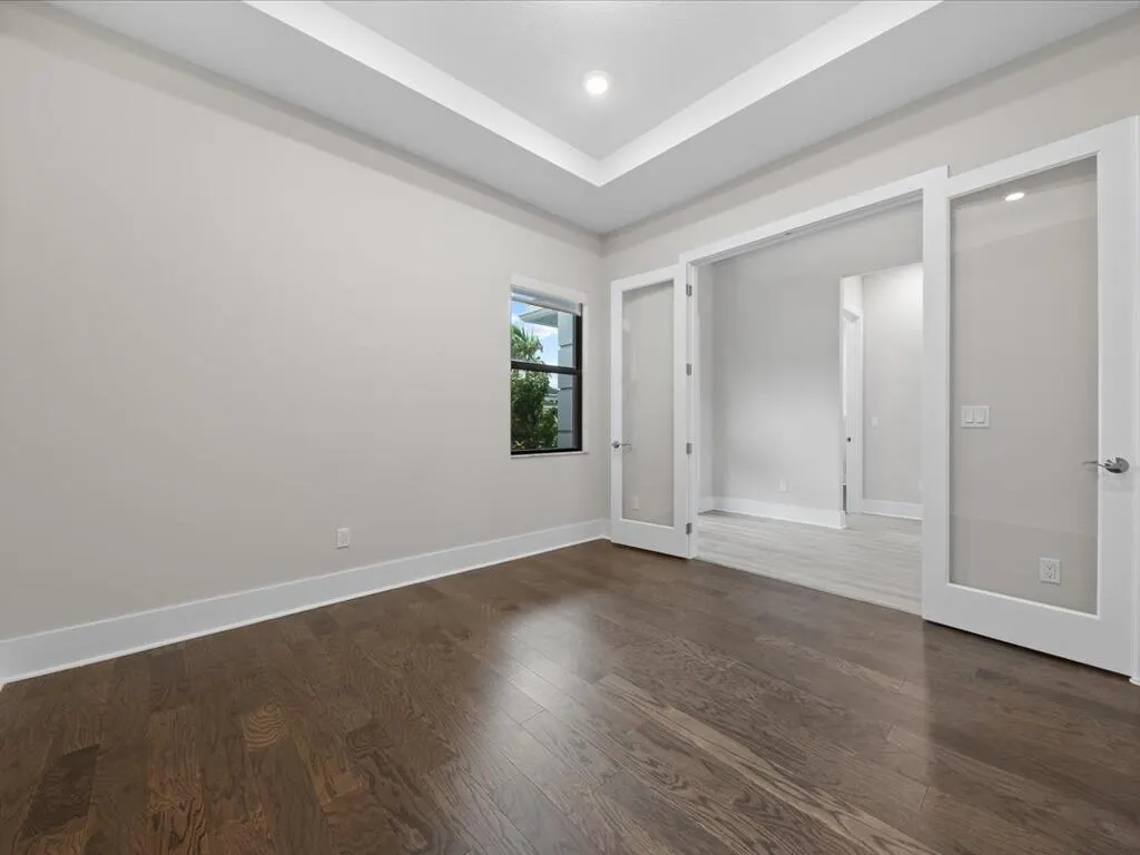 5577 Saint Armands Way