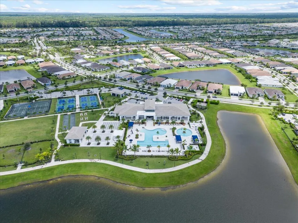 5577 Saint Armands Way