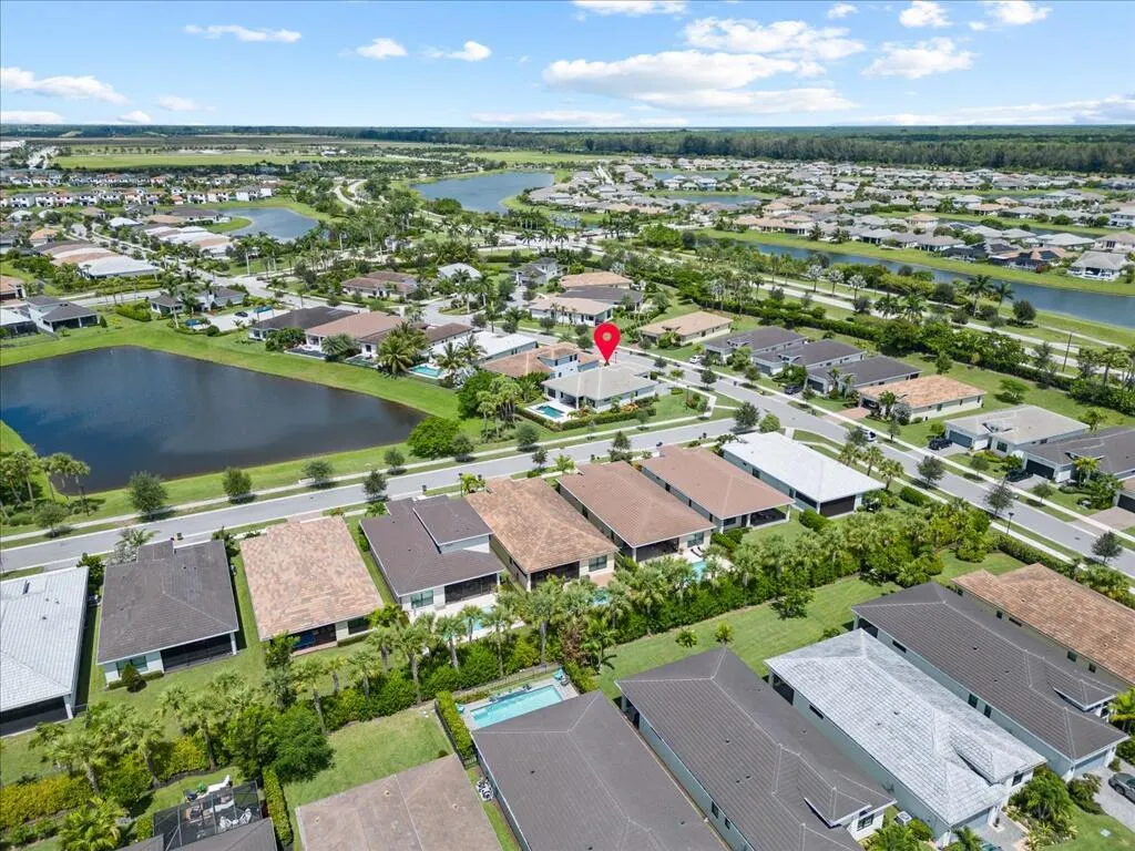 5577 Saint Armands Way