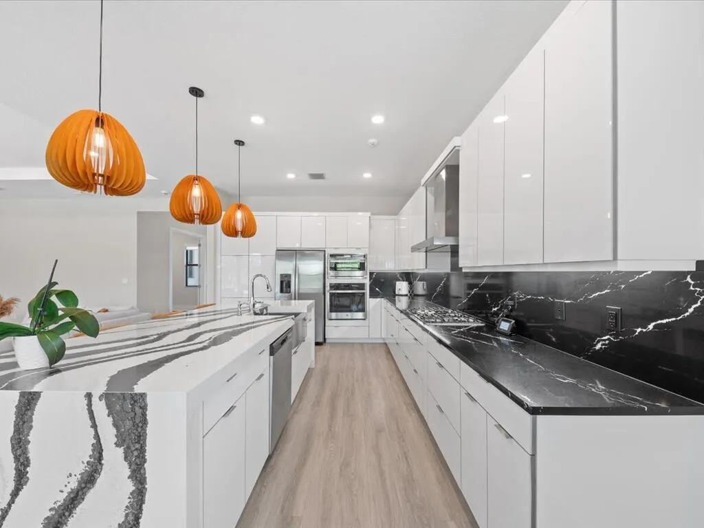 5577 Saint Armands Way