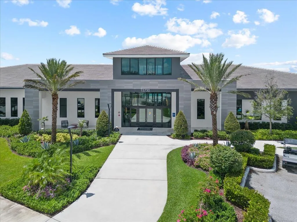5577 Saint Armands Way