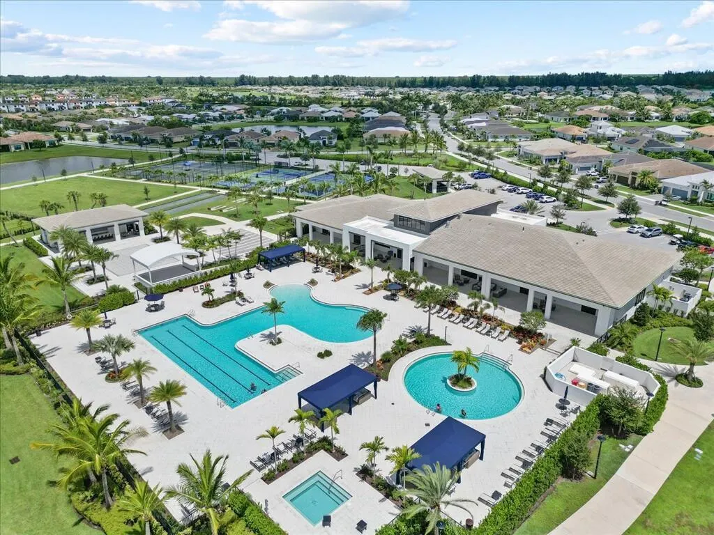 5577 Saint Armands Way