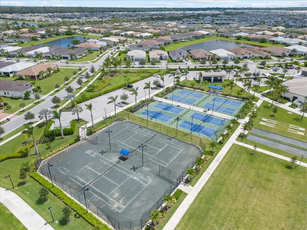 5577 Saint Armands Way