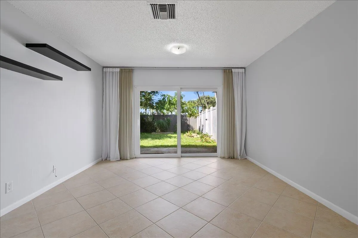 258 Palmetto Court