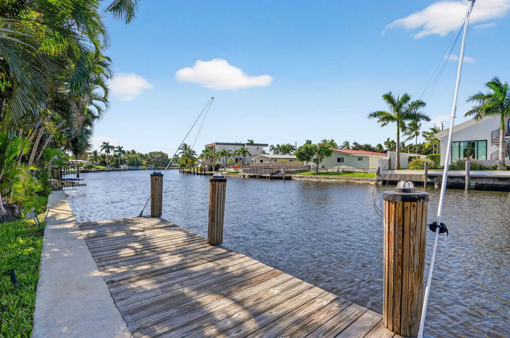 2541 Middle River Drive