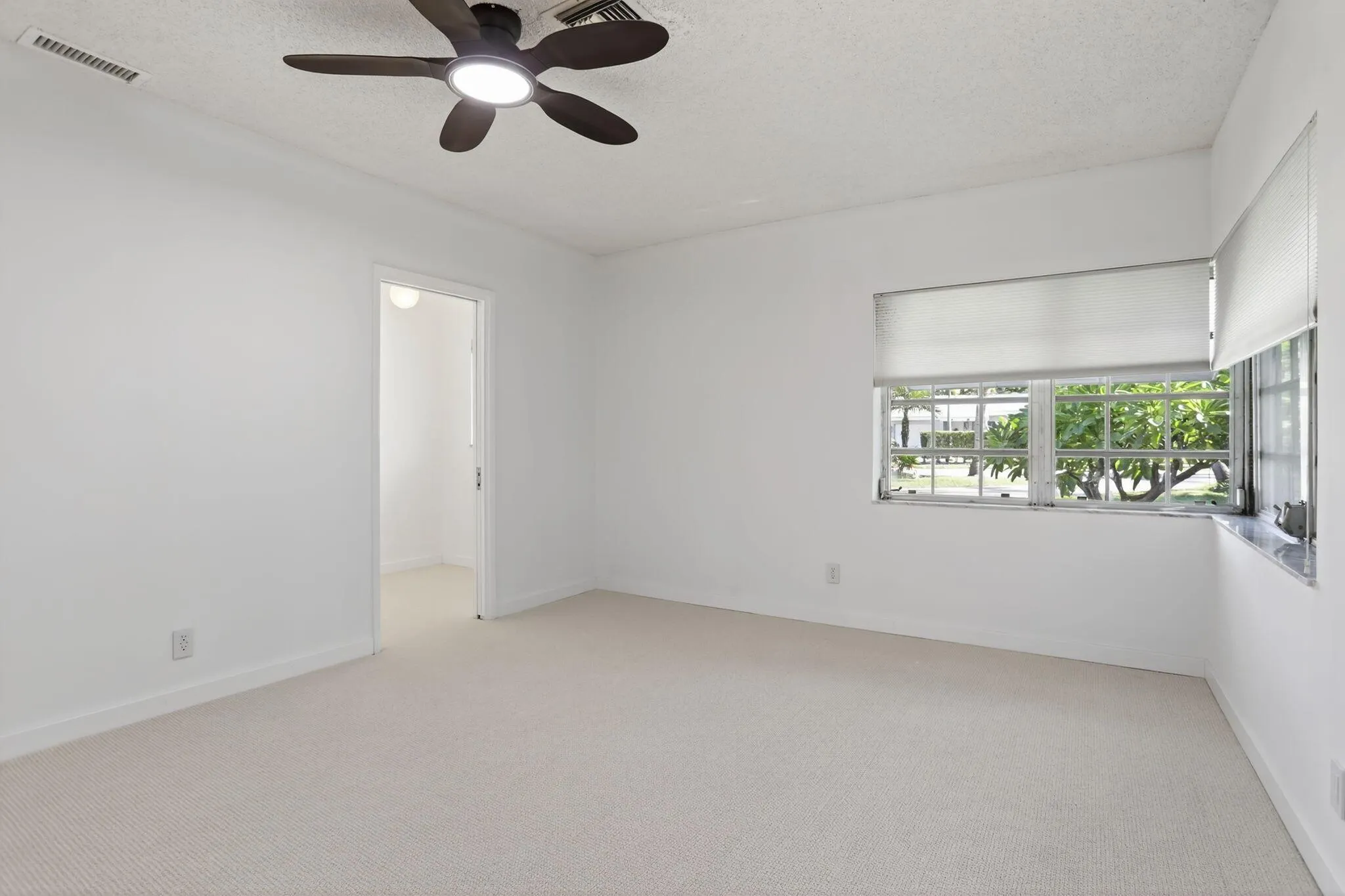 2541 Middle River Drive
