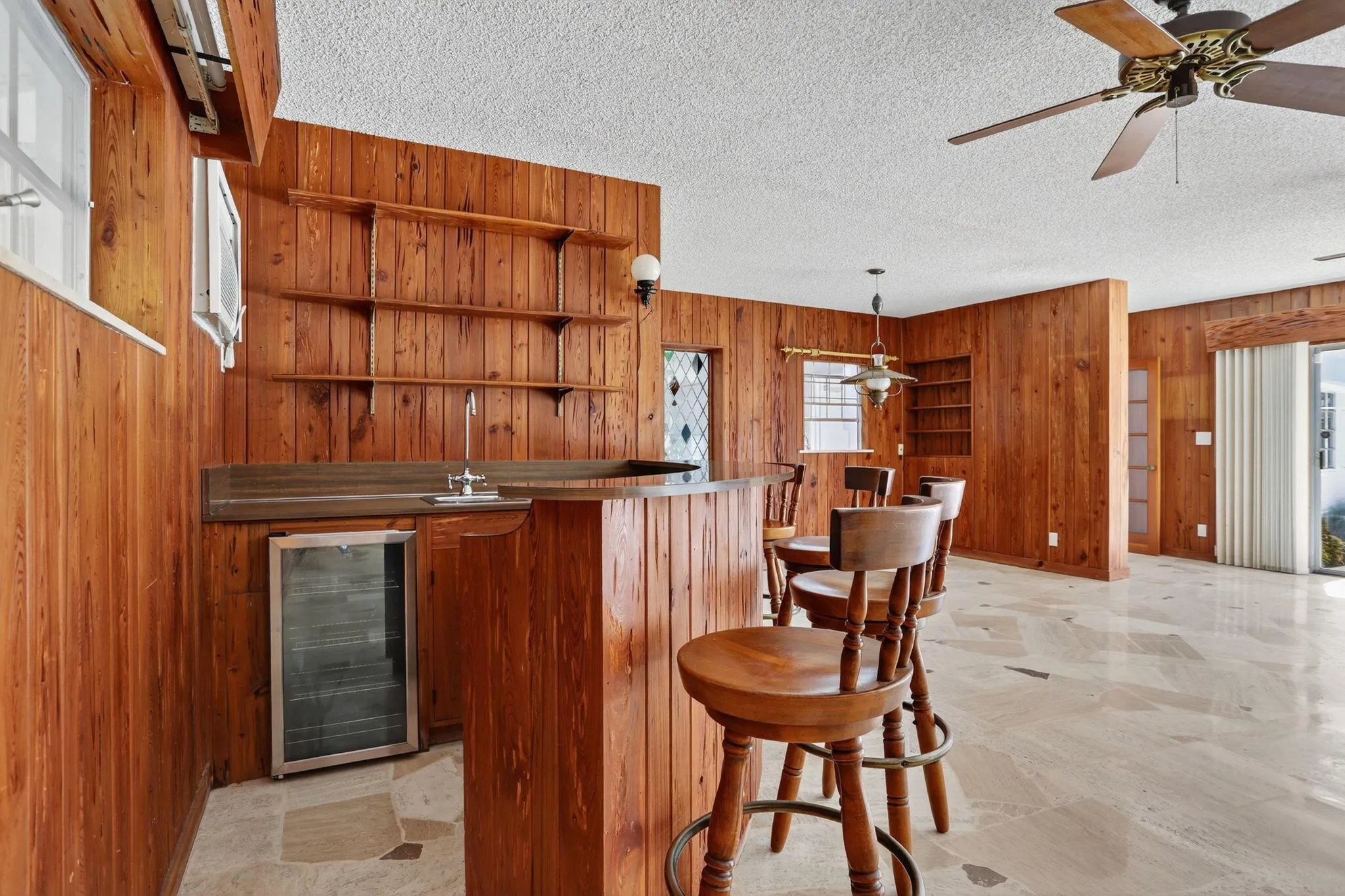 2541 Middle River Drive