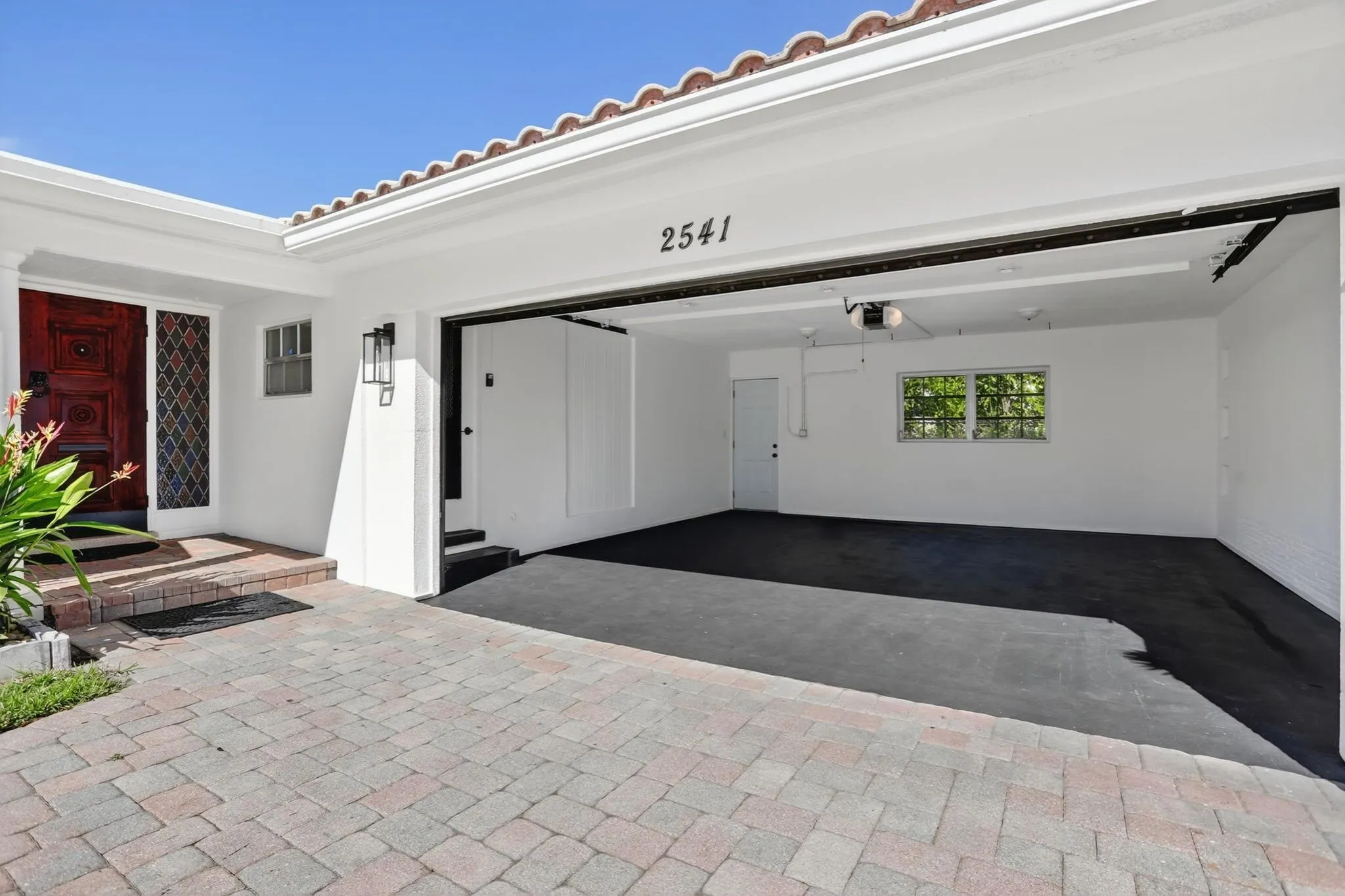 2541 Middle River Drive