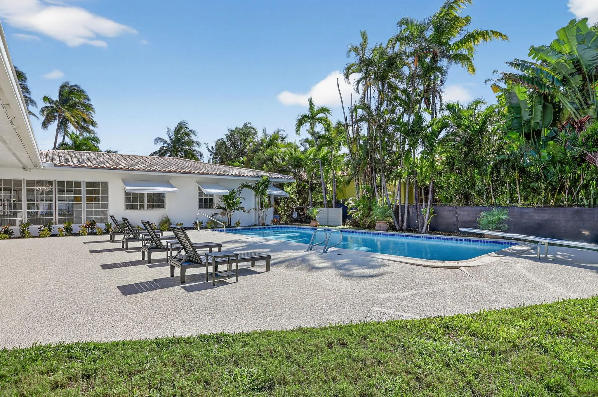 2541 Middle River Drive