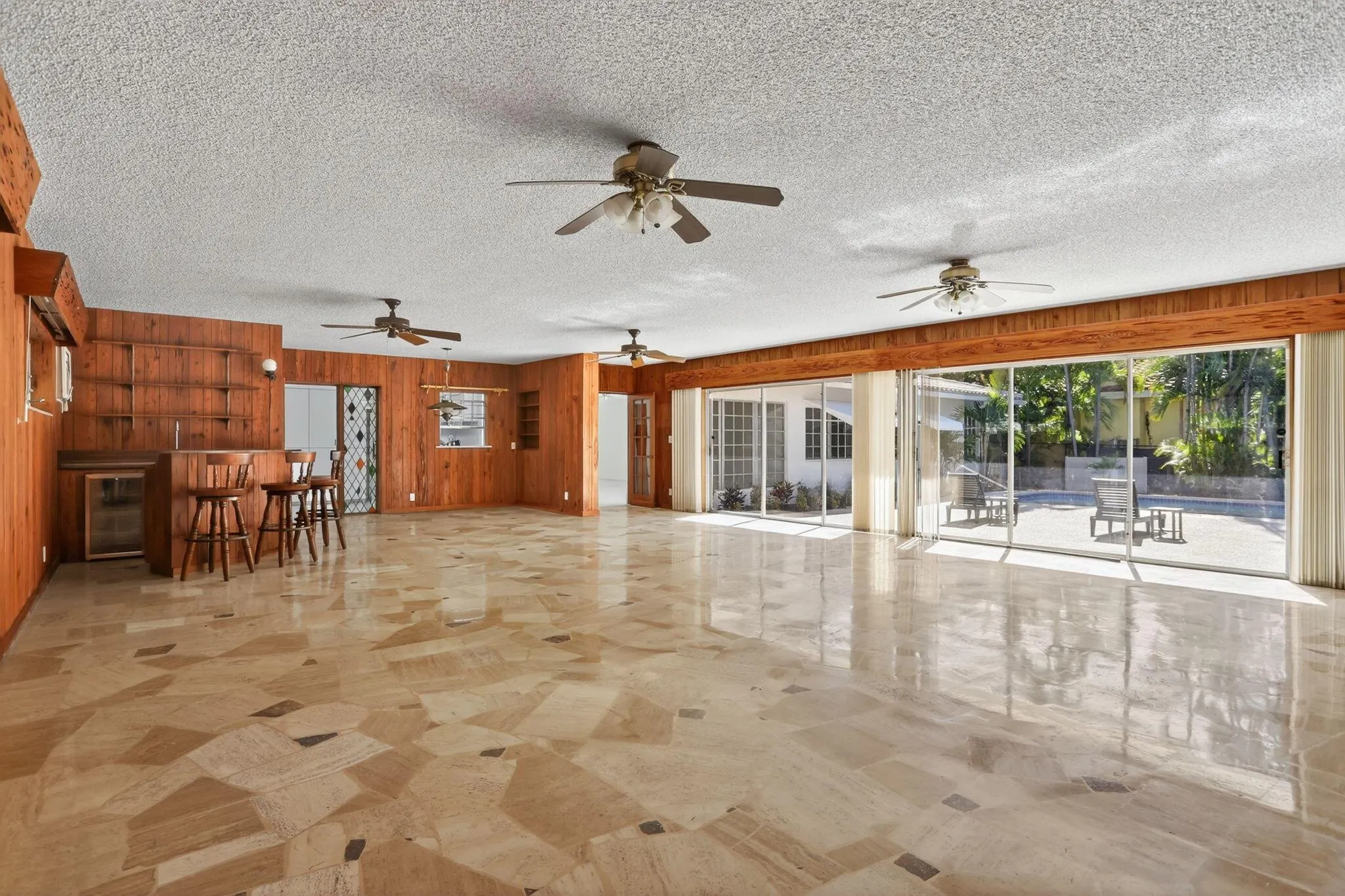 2541 Middle River Drive