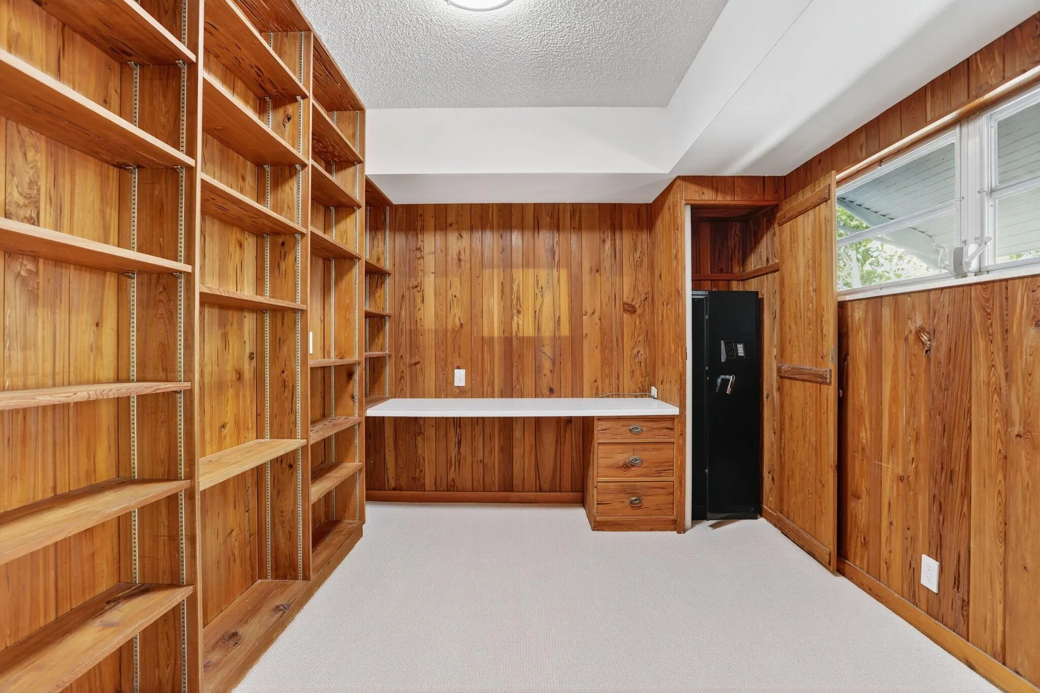 2541 Middle River Drive