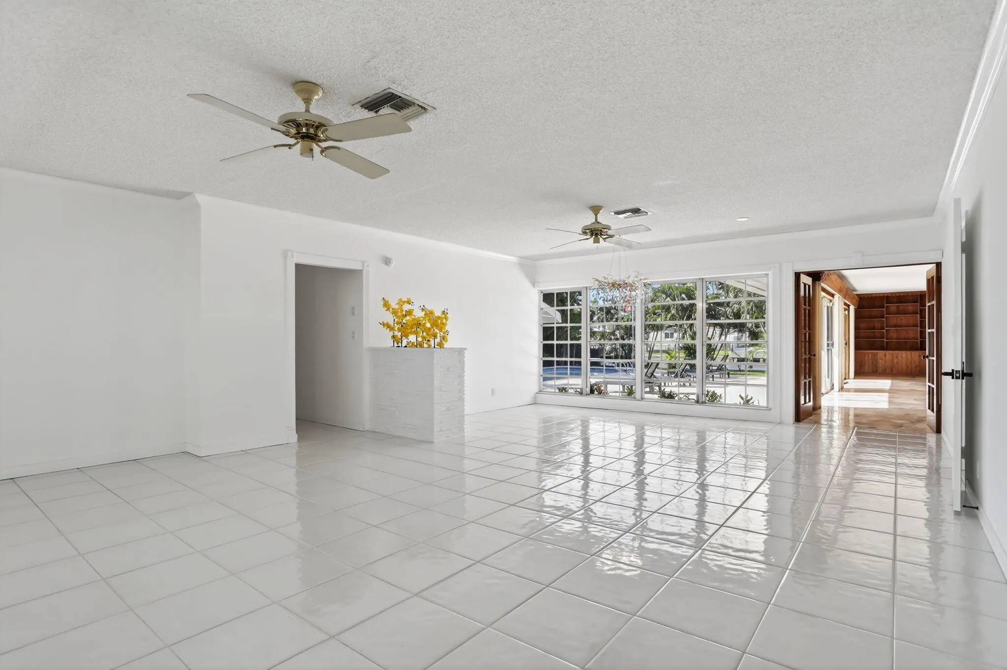 2541 Middle River Drive