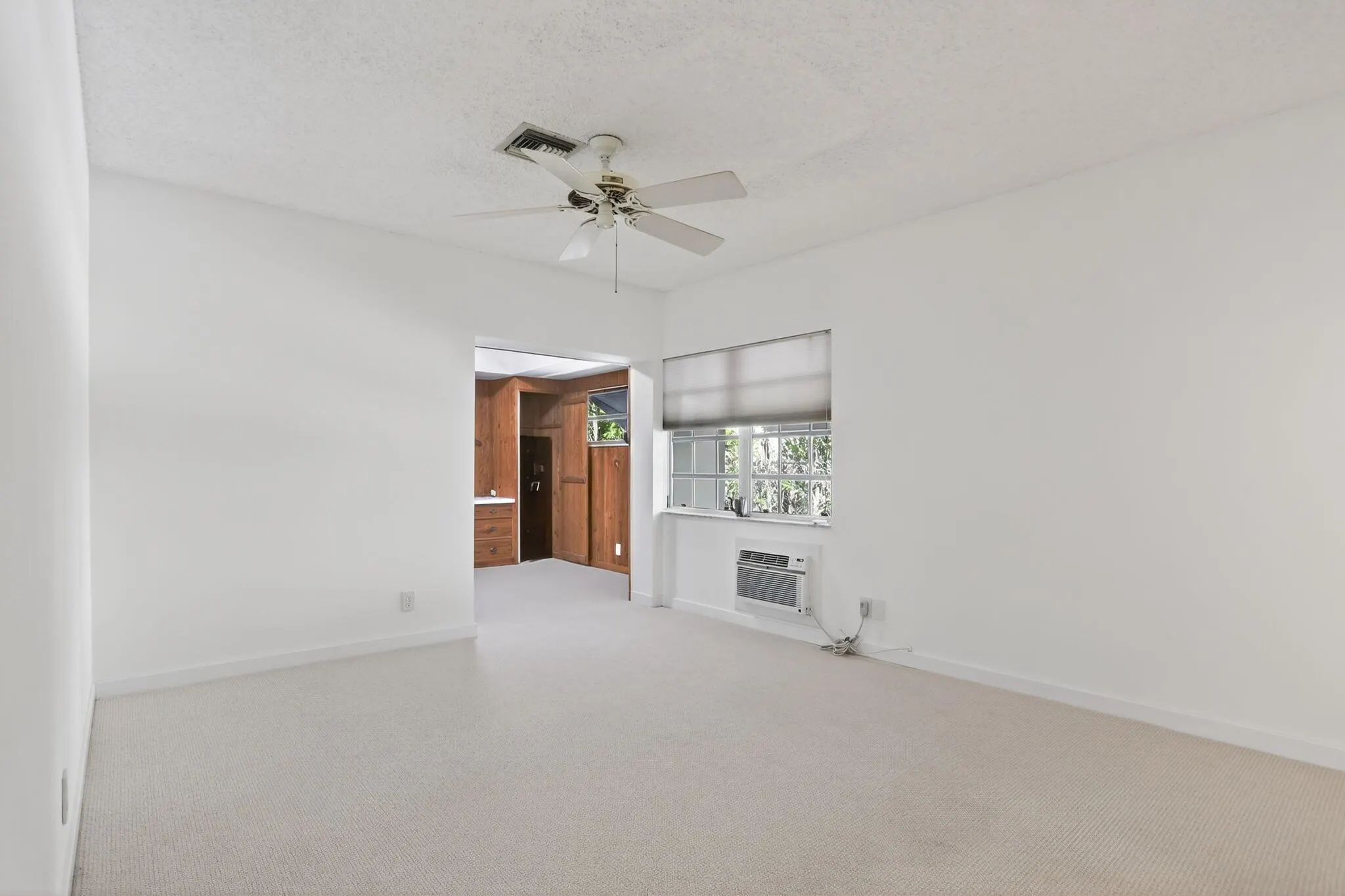 2541 Middle River Drive
