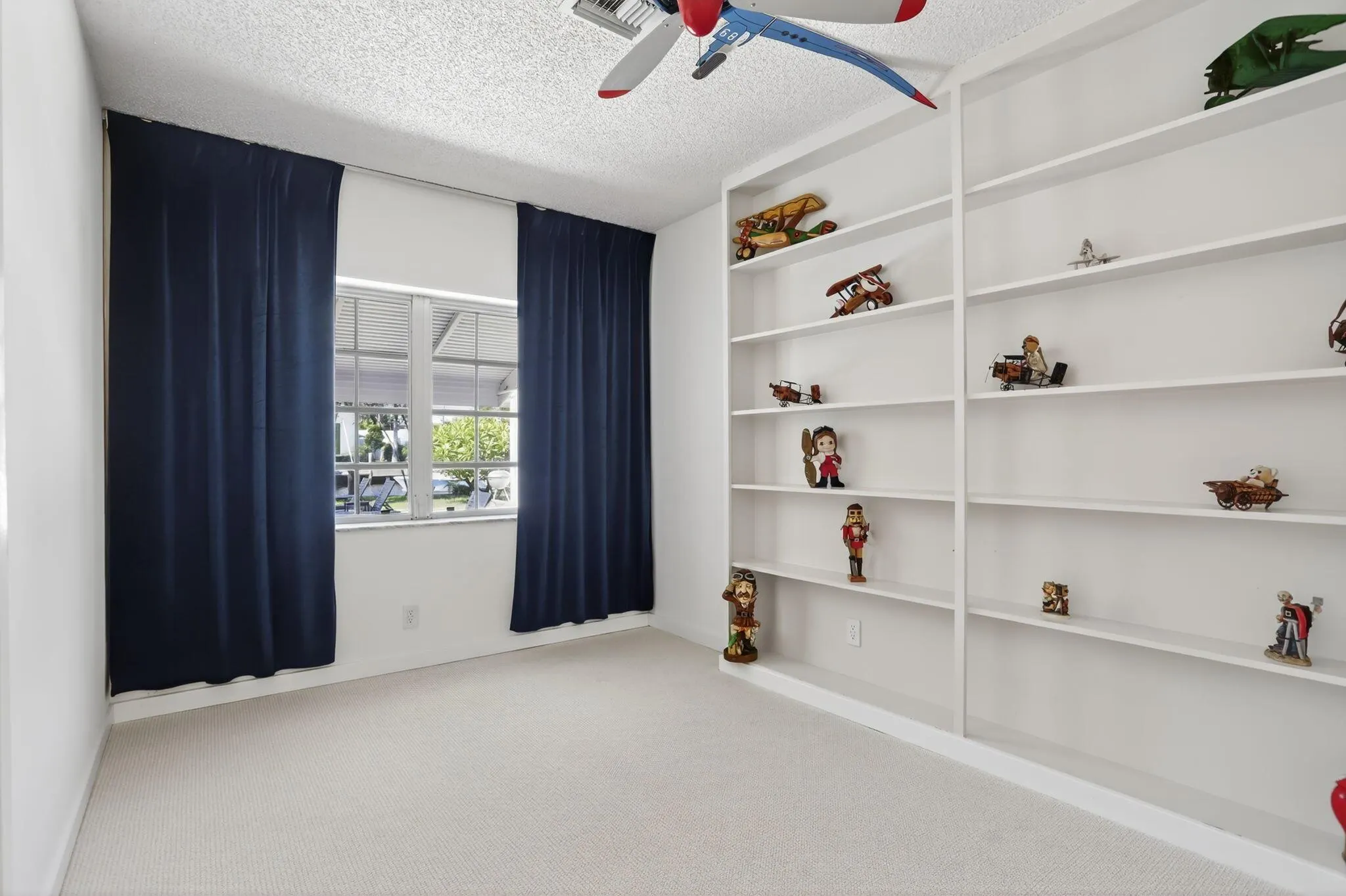 2541 Middle River Drive