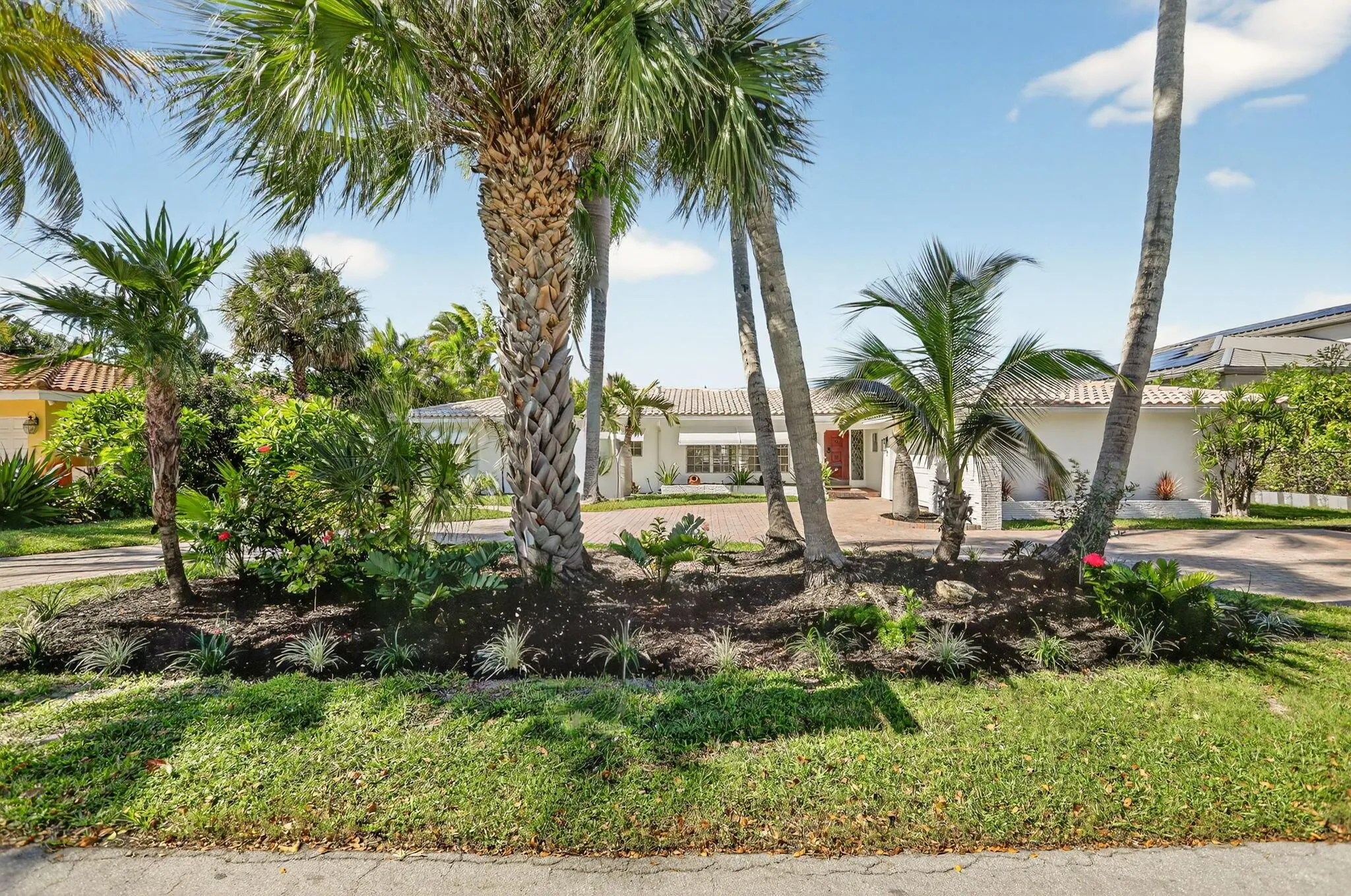 2541 Middle River Drive