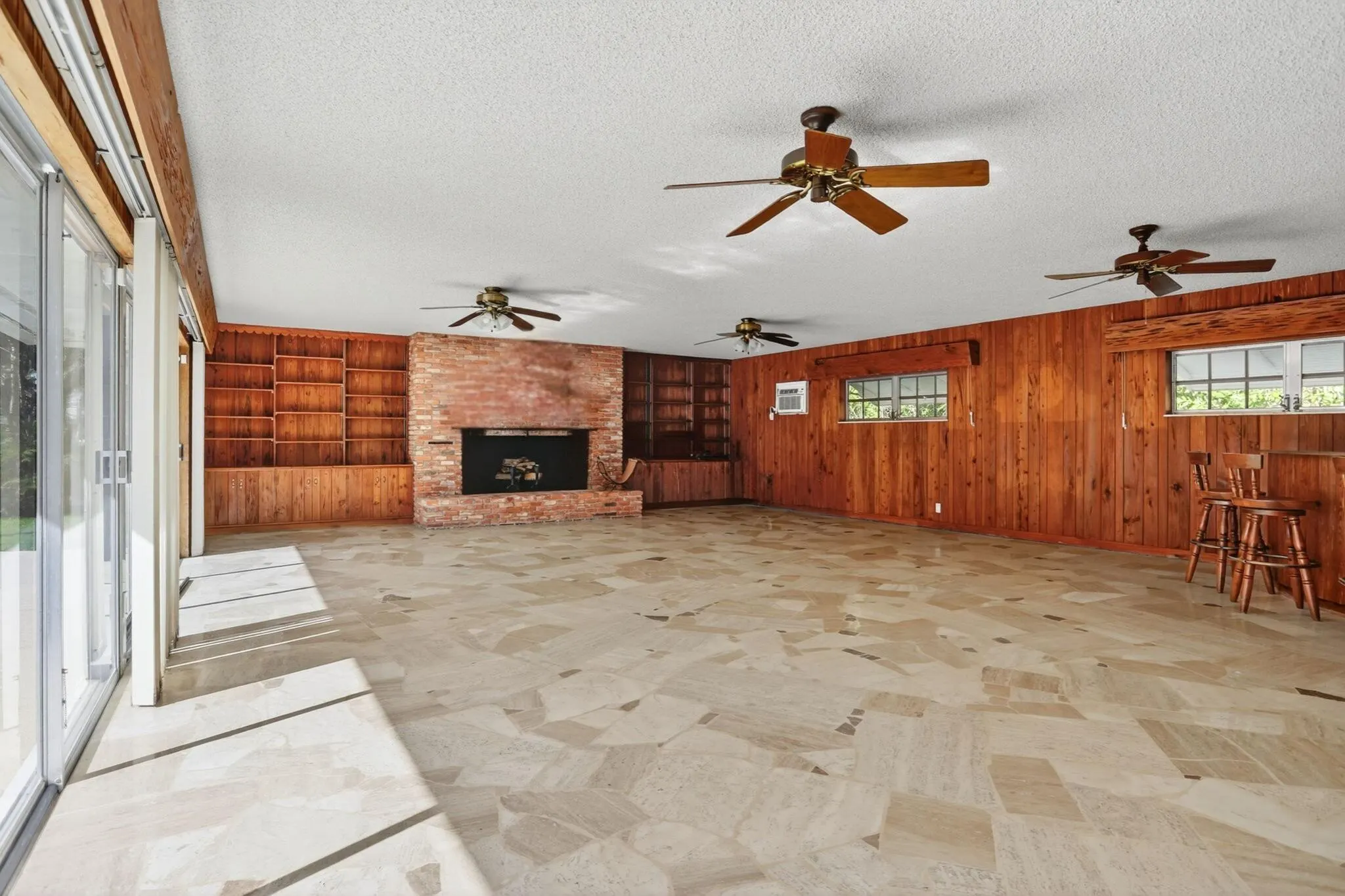 2541 Middle River Drive