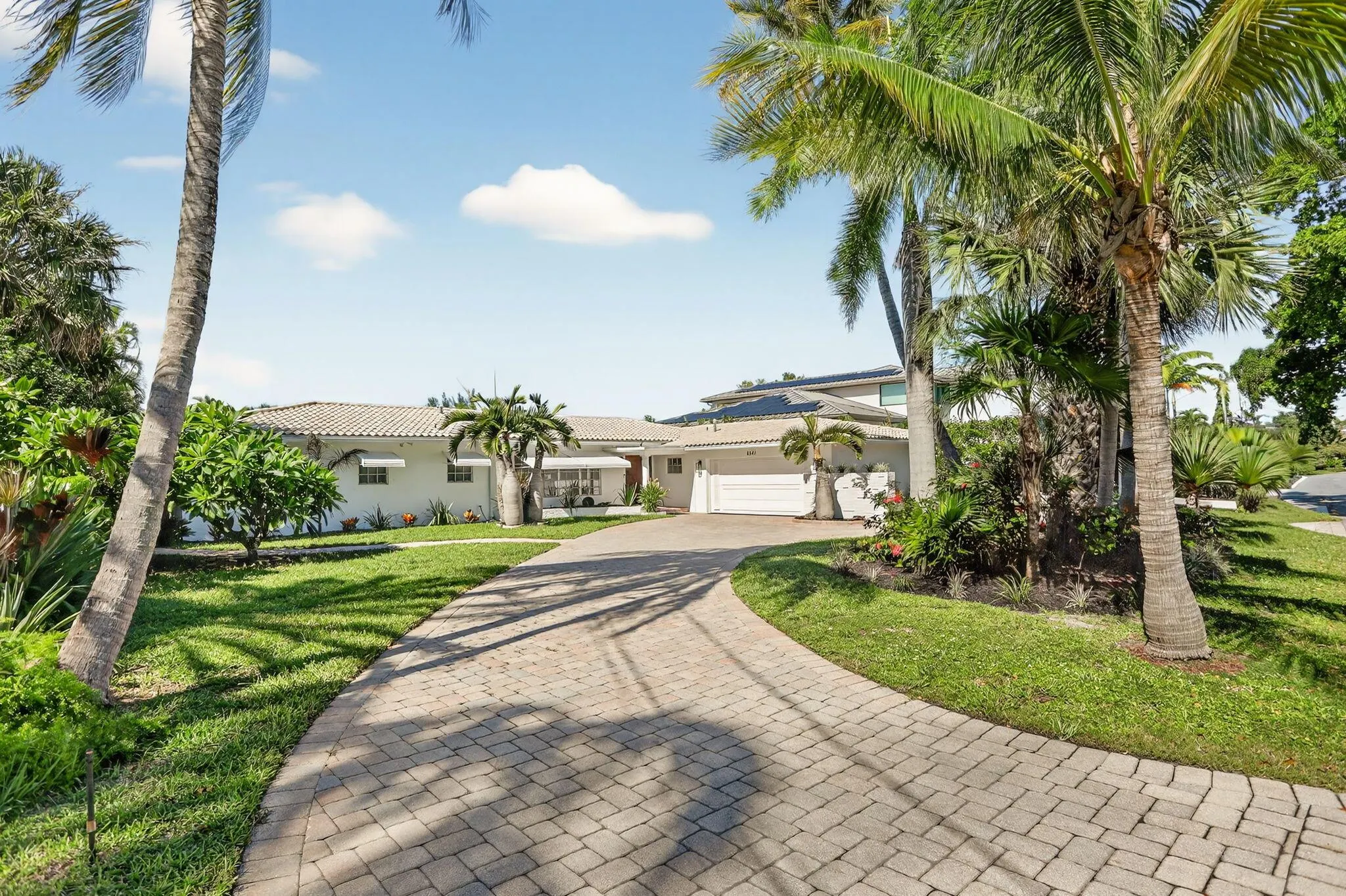 2541 Middle River Drive