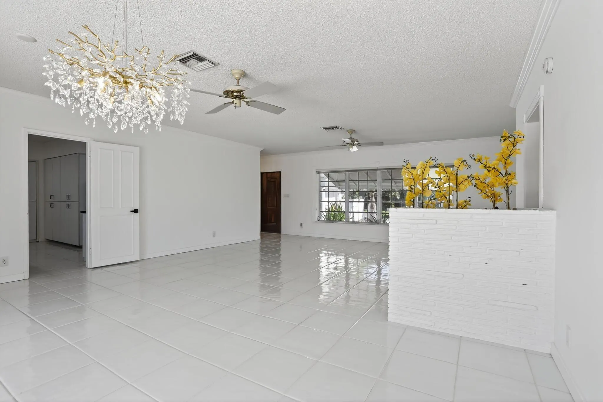 2541 Middle River Drive