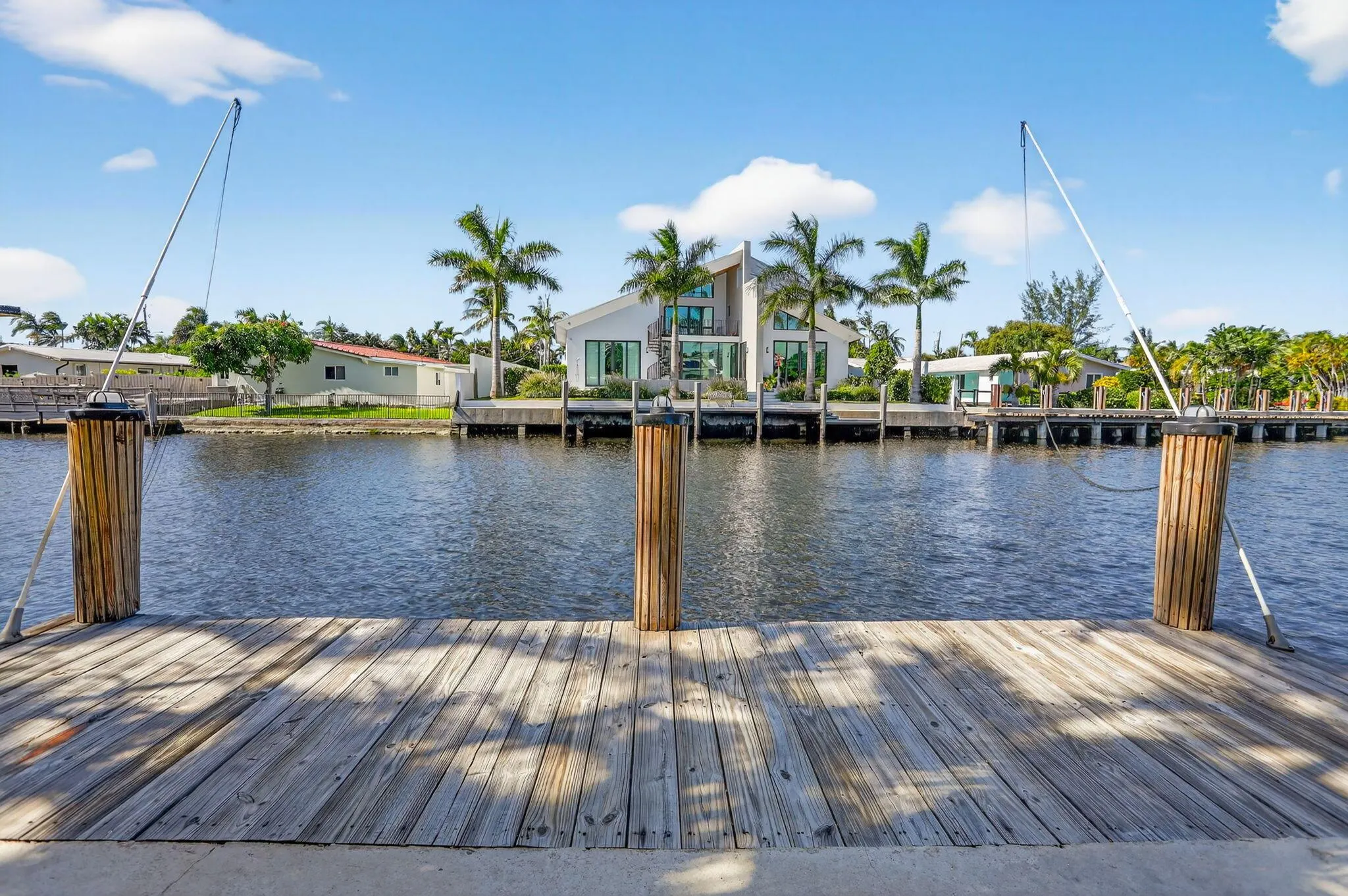 2541 Middle River Drive