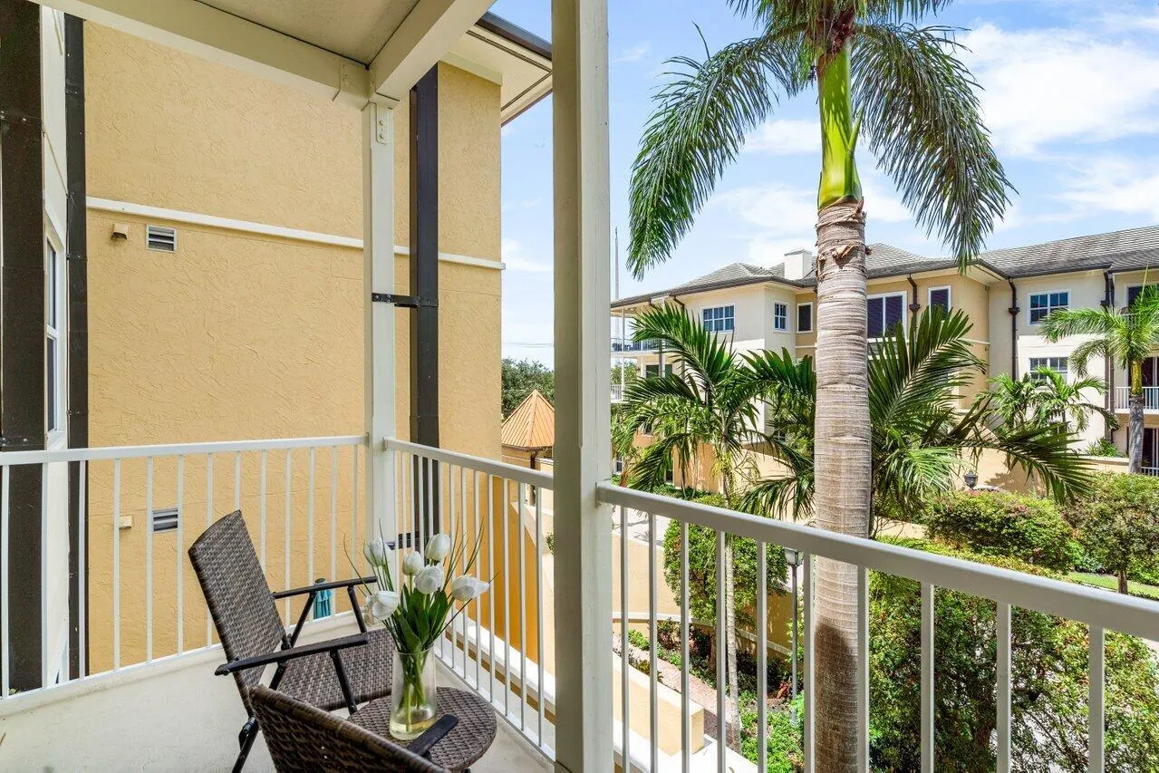 3940 N Flagler Drive, #303