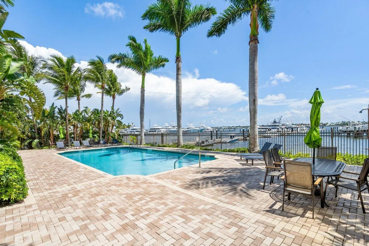 3940 N Flagler Drive, #303