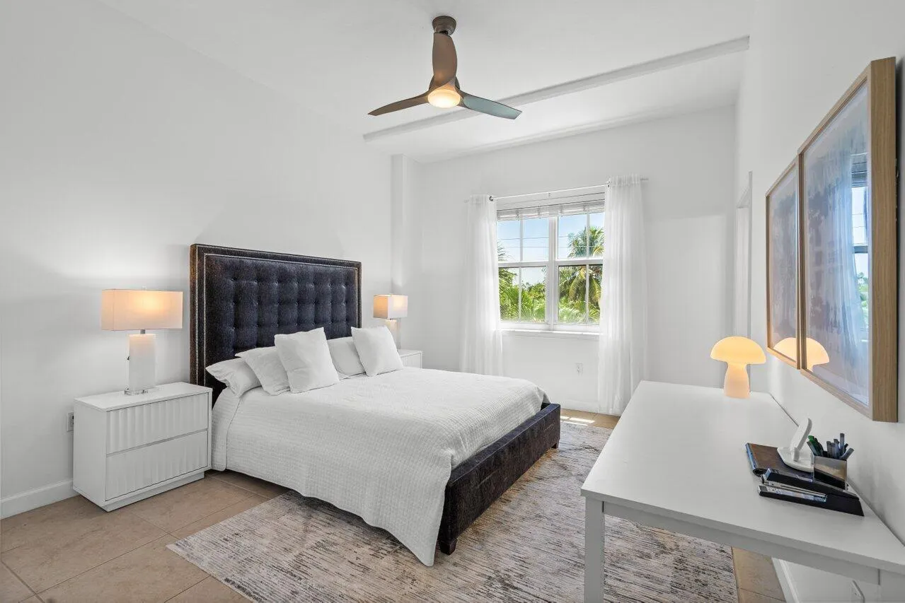 3940 N Flagler Drive, #303