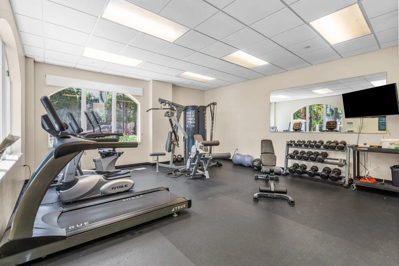 3940 N Flagler Drive, #303
