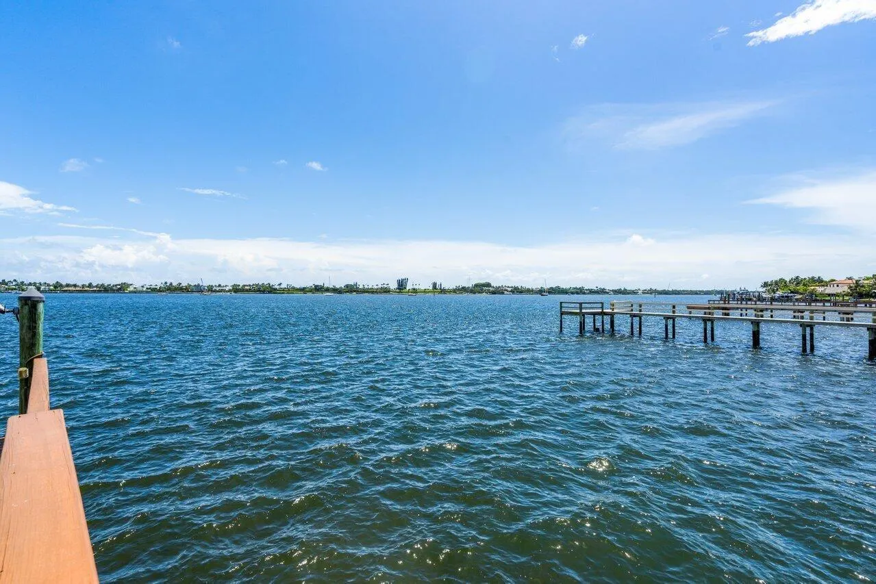 3940 N Flagler Drive, #303