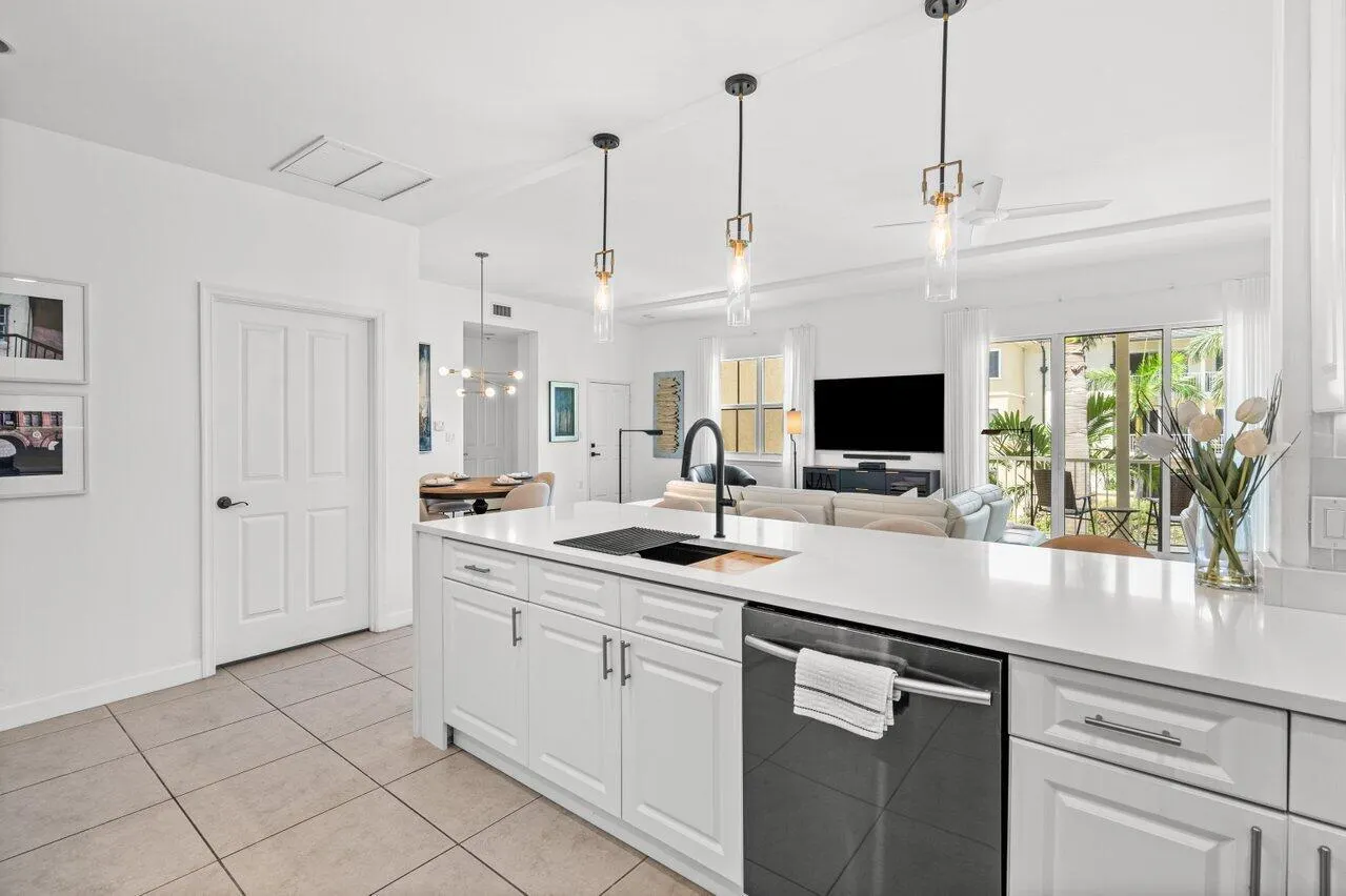 3940 N Flagler Drive, #303