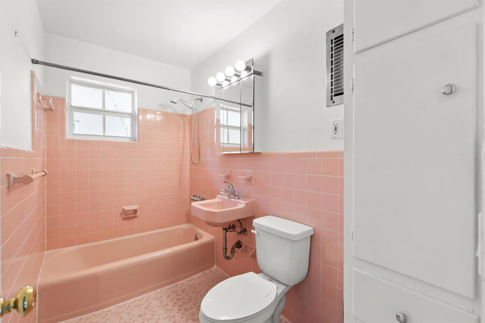 223 Park Avenue, #2