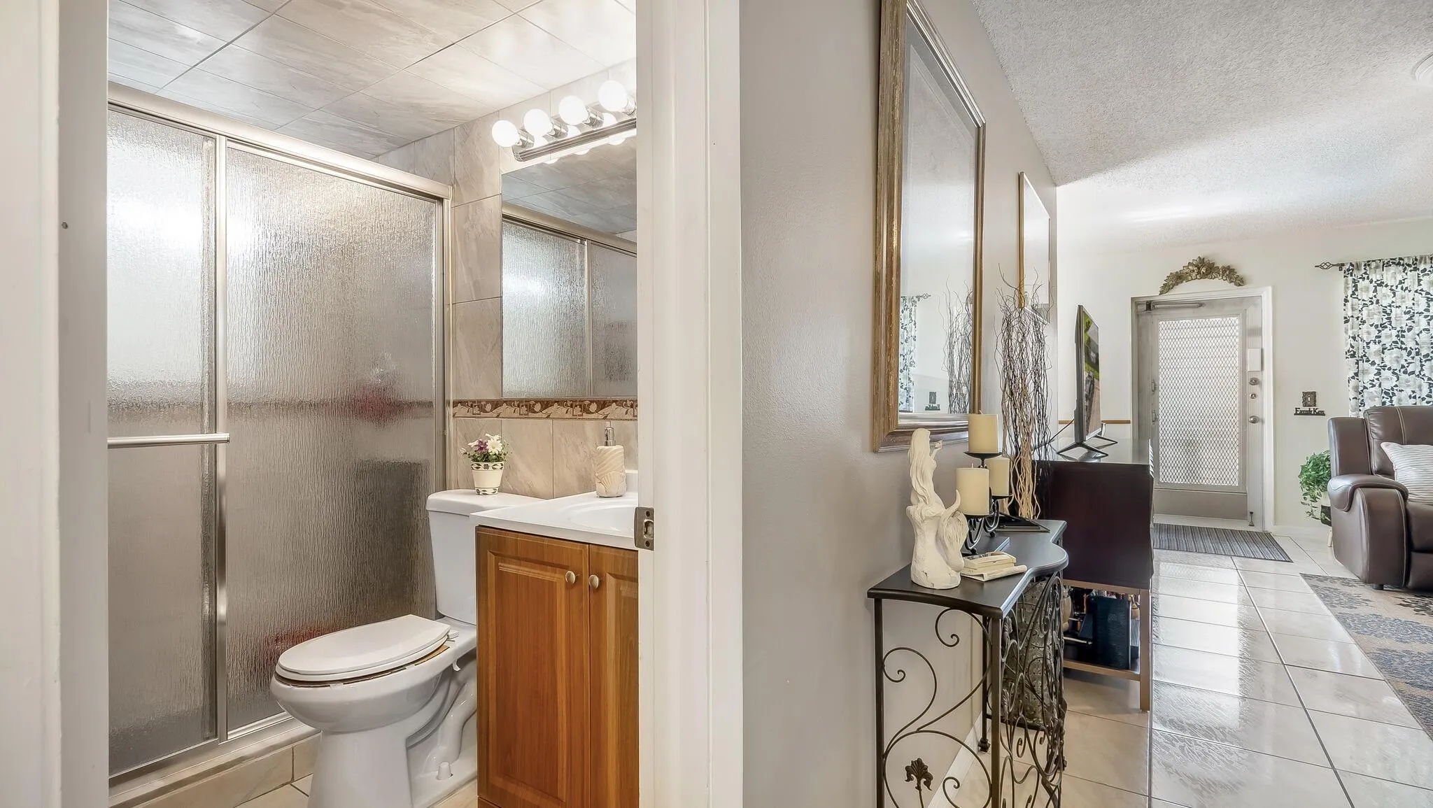 239 Windsor K