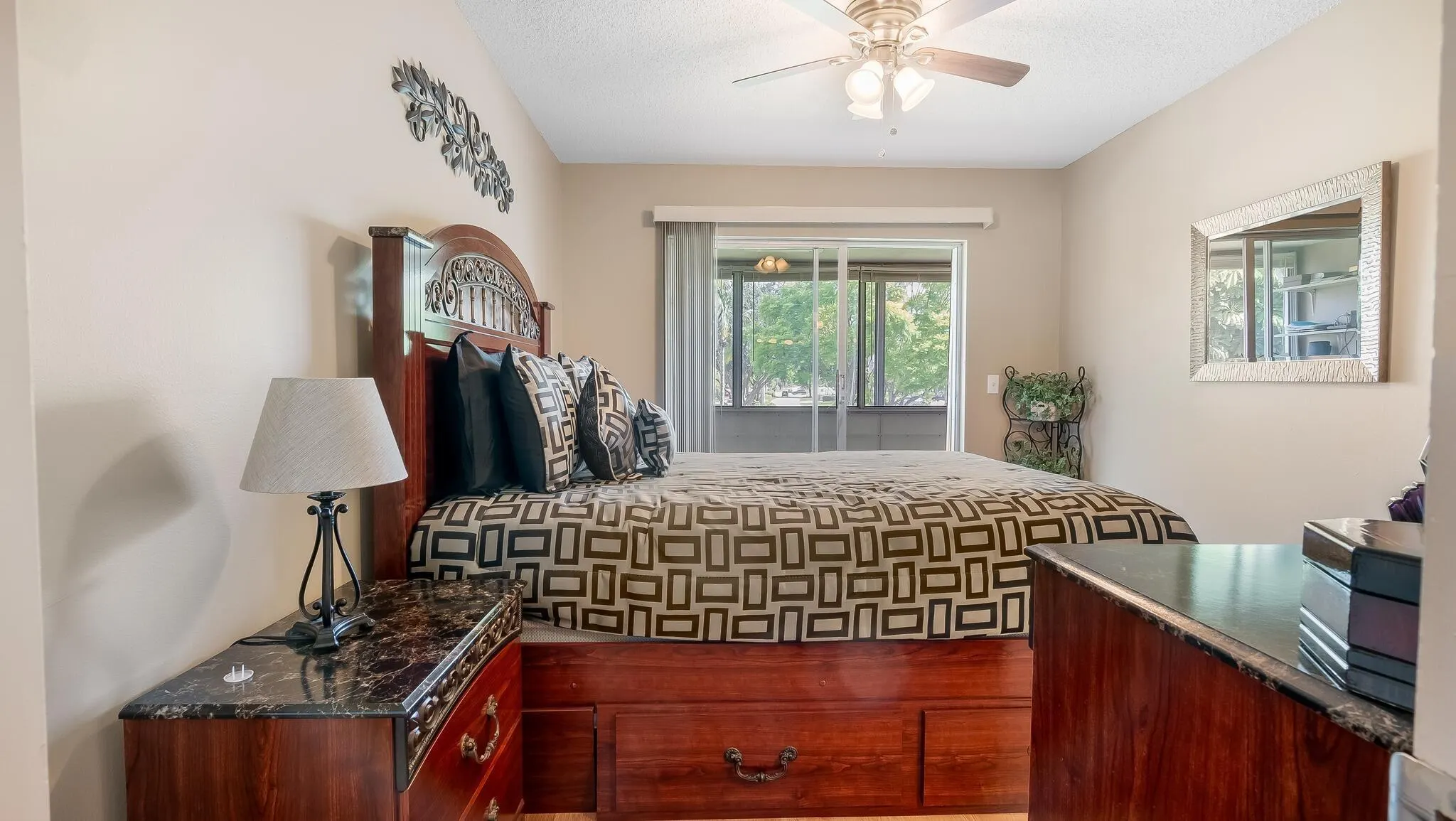239 Windsor K
