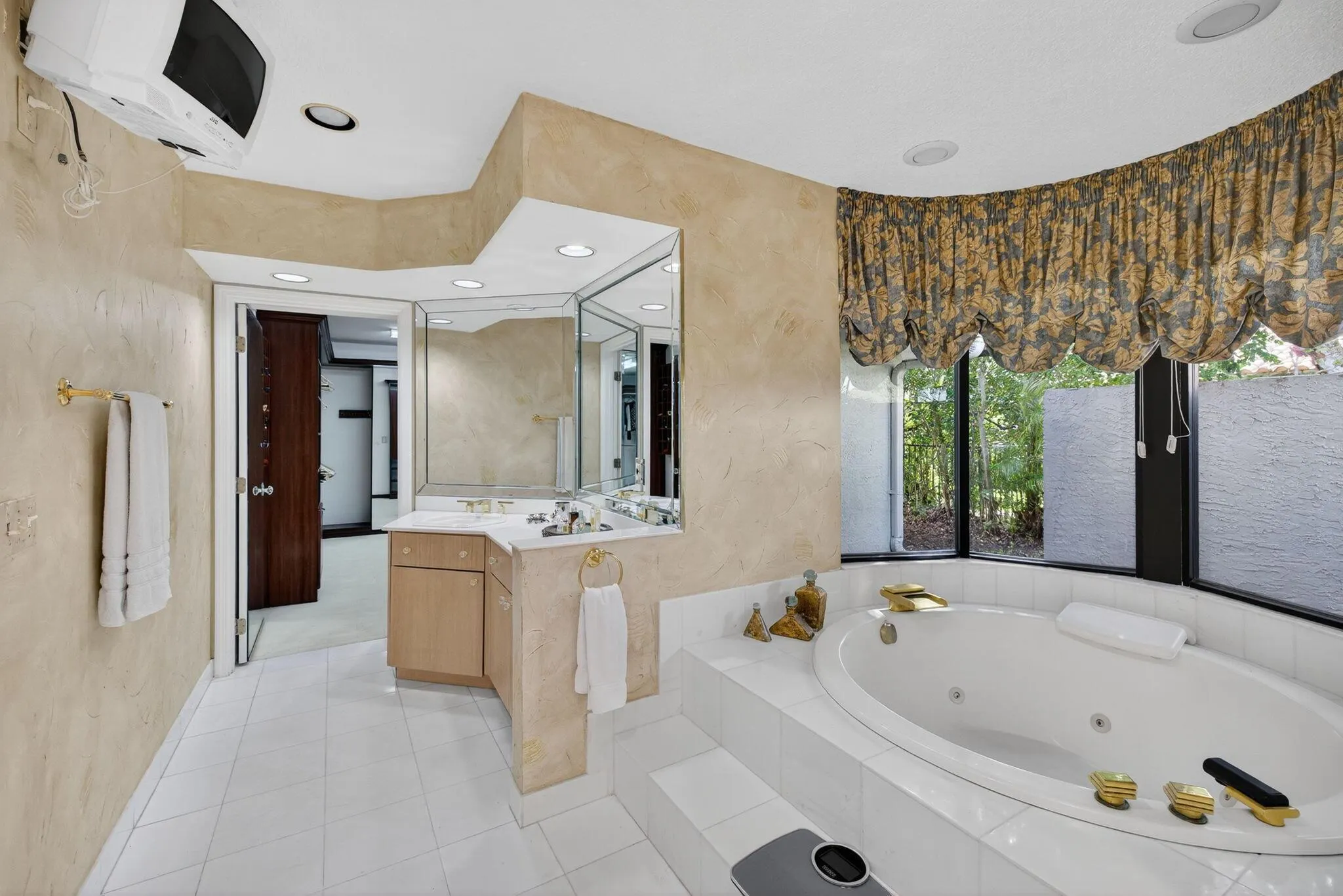 345 Hamlet Drive
