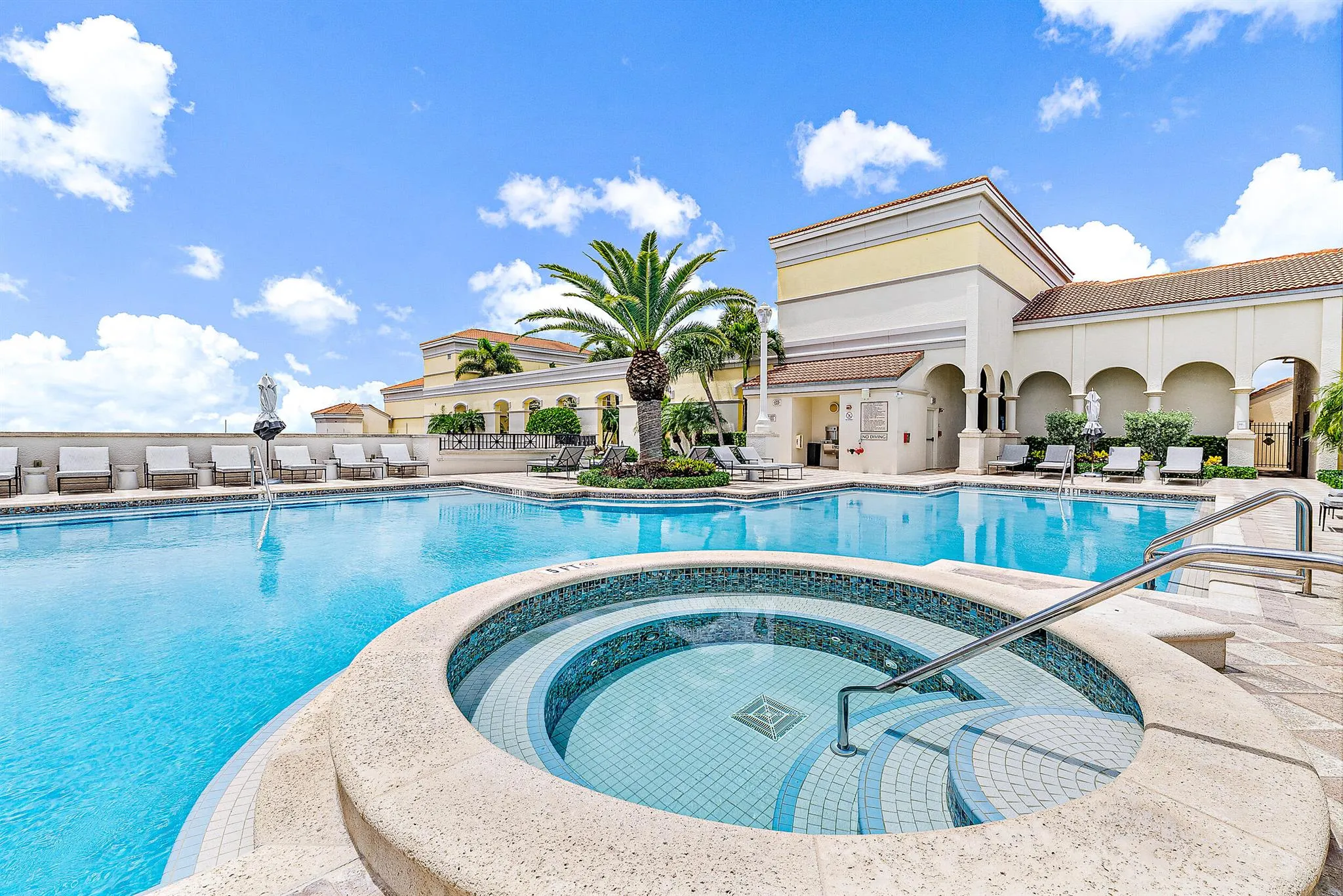 701 S Olive Avenue, #1014