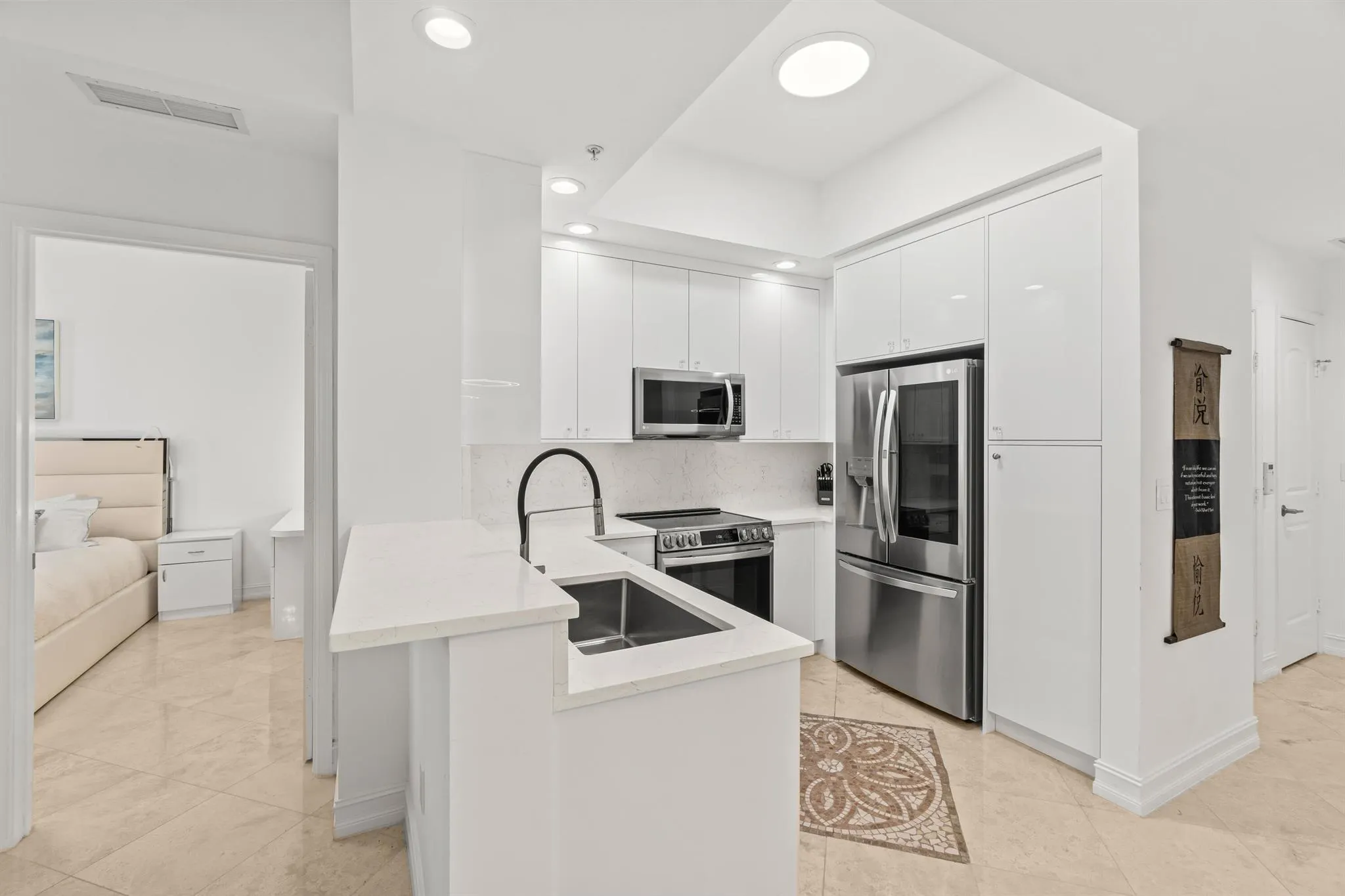 701 S Olive Avenue, #1014