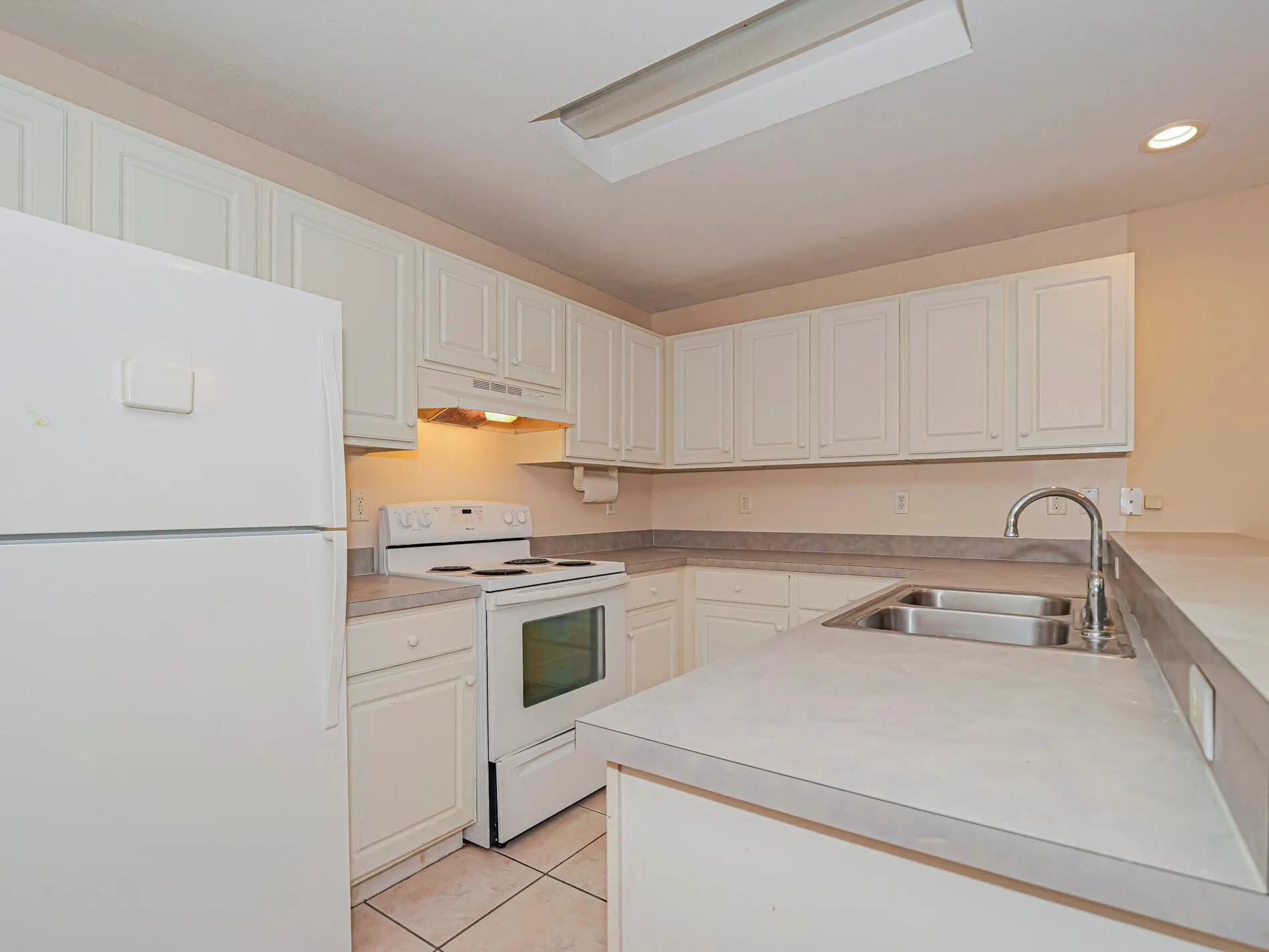 301 S Wimbrow Drive, #B