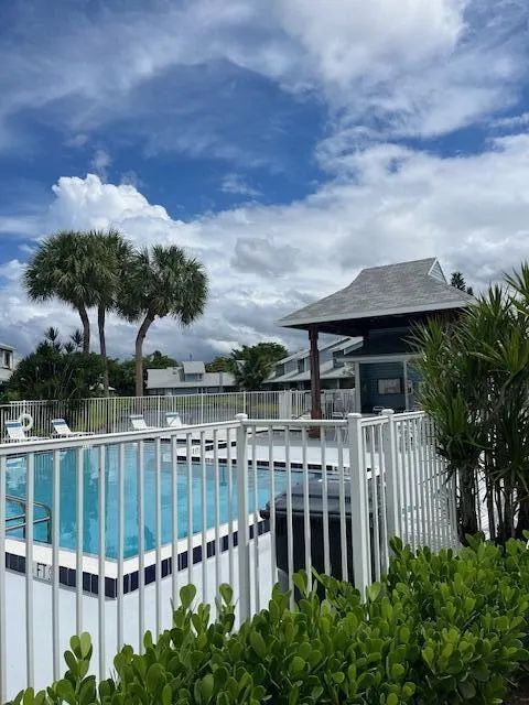 3841 Island Club Circle E