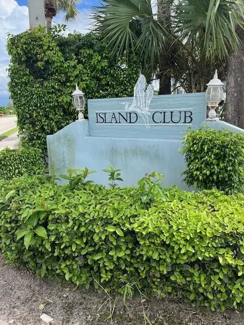 3841 Island Club Circle E