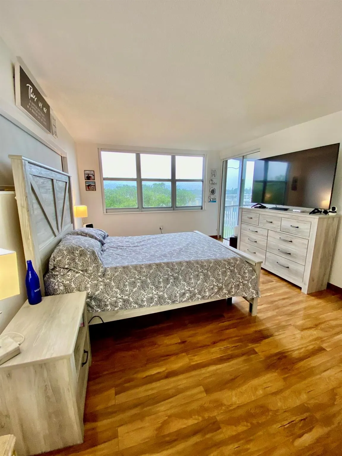 1750 NE 191st Street, #600