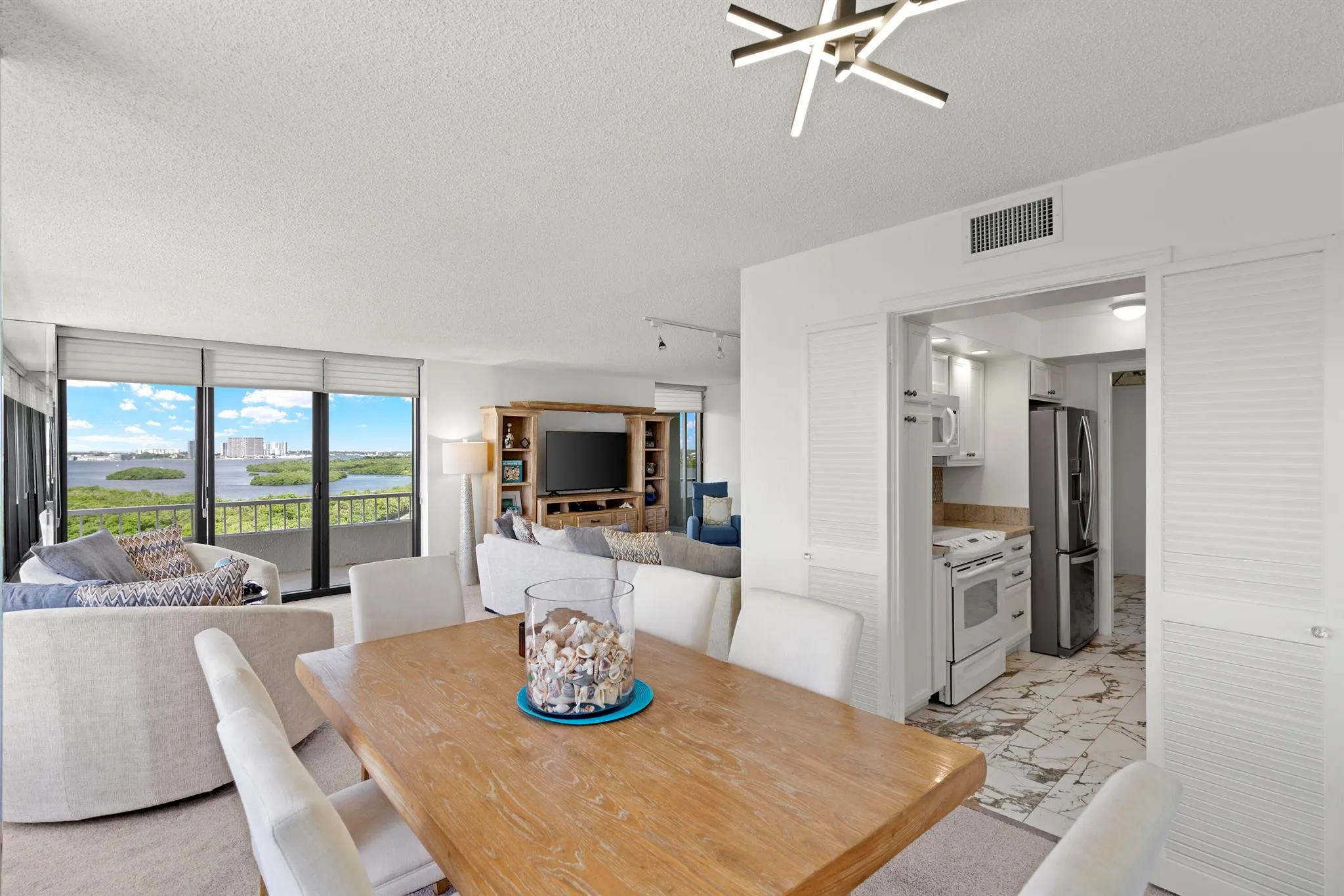 5550 N Ocean Drive, #9d