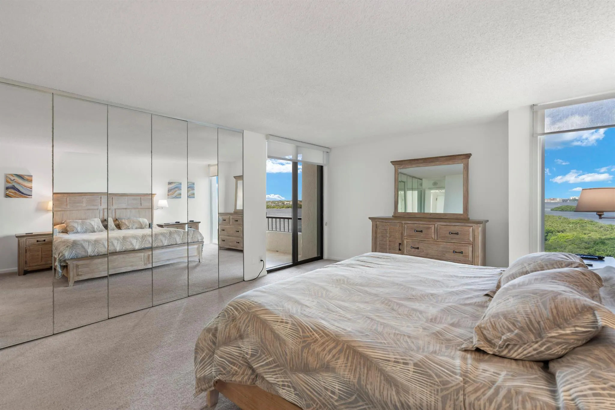 5550 N Ocean Drive, #9d
