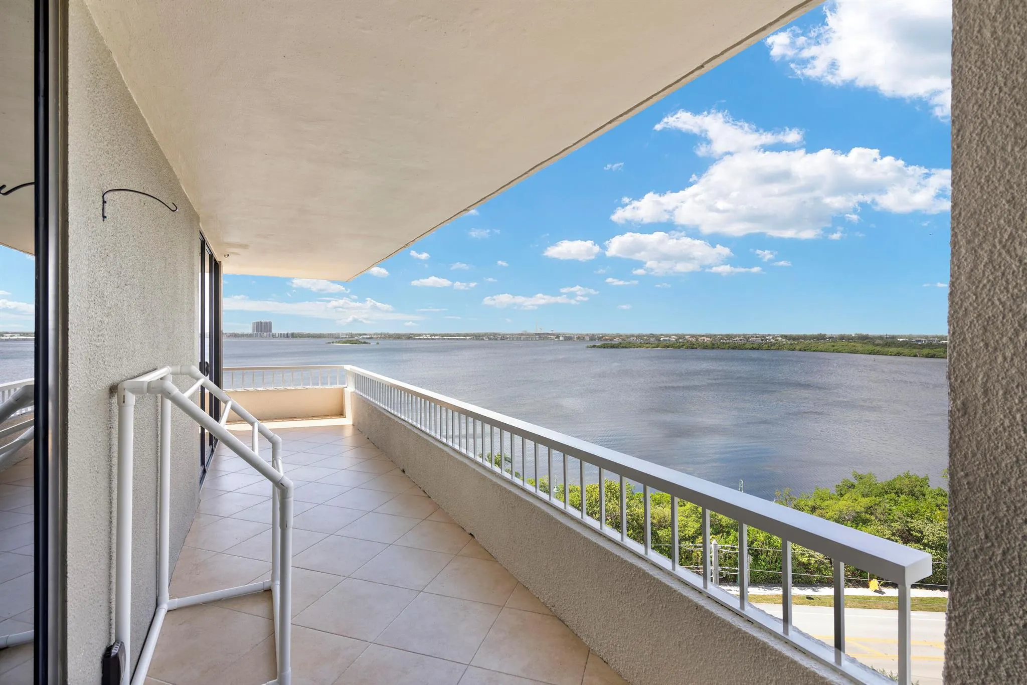 5550 N Ocean Drive, #9d