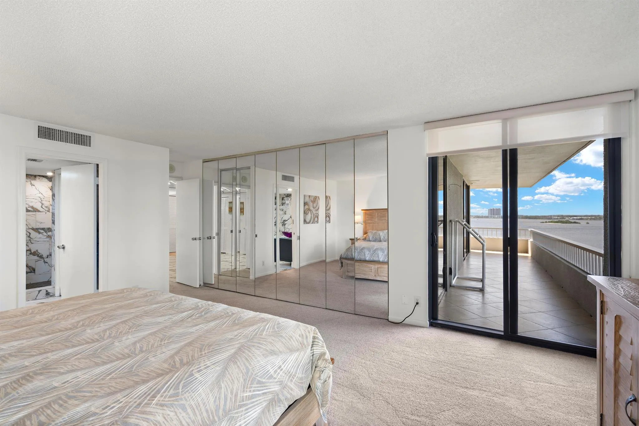 5550 N Ocean Drive, #9d