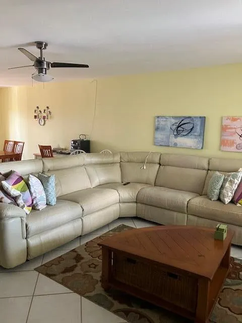 1199 Hillsboro Mile, #323