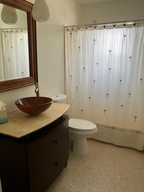 1199 Hillsboro Mile, #323