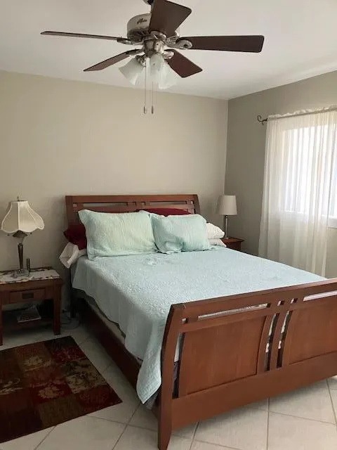 1199 Hillsboro Mile, #323